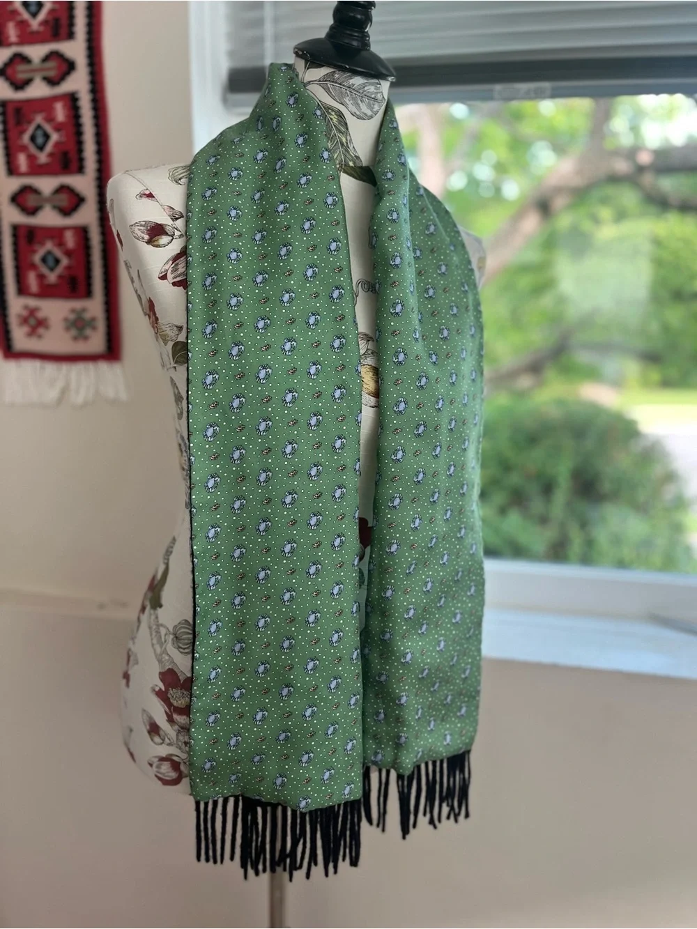 Vineyard Vines Green Patterned Men's Scarf with Black Fringe